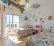 Вилла в Лас-Лагунас-де-Миджас, 389 кв.м, 5 комнат у моря