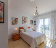 Вилла в Лас-Лагунас-де-Миджас, 389 кв.м, 5 комнат у моря