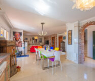 Вилла в Лас-Лагунас-де-Миджас, 389 кв.м, 5 комнат у моря