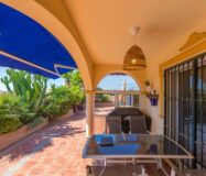 Вилла в Лас-Лагунас-де-Миджас, 389 кв.м, 5 комнат у моря