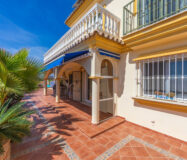 Вилла в Лас-Лагунас-де-Миджас, 389 кв.м, 5 комнат у моря