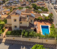 Вилла в Лас-Лагунас-де-Миджас, 389 кв.м, 5 комнат у моря