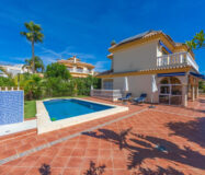 Вилла в Лас-Лагунас-де-Миджас, 389 кв.м, 5 комнат у моря