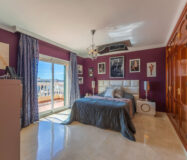 Вилла в Лас-Лагунас-де-Миджас, 389 кв.м, 5 комнат у моря