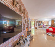 Вилла в Лас-Лагунас-де-Миджас, 389 кв.м, 5 комнат у моря