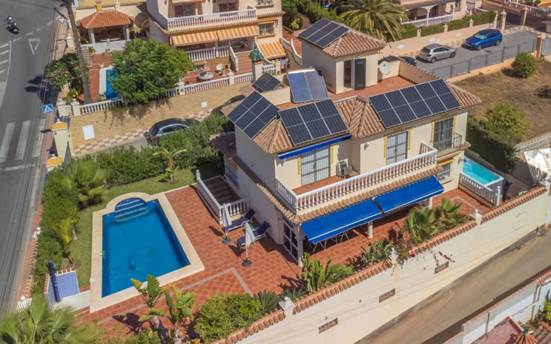 Вилла в Лас-Лагунас-де-Миджас, 389 кв.м, 5 комнат у моря