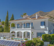 Вілла з панорамним видом на море в Бенальмадені 450 кв.м.