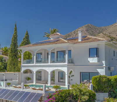 Вілла з панорамним видом на море в Бенальмадені 450 кв.м.