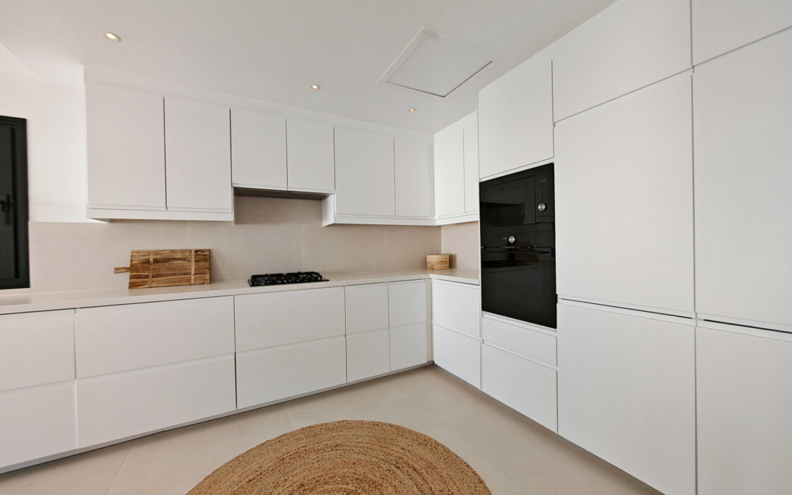 Вілла з панорамним видом на море в Бенальмадені 450 кв.м.