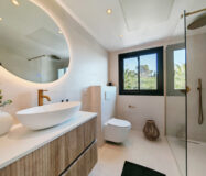 Вілла з панорамним видом на море в Бенальмадені 450 кв.м.