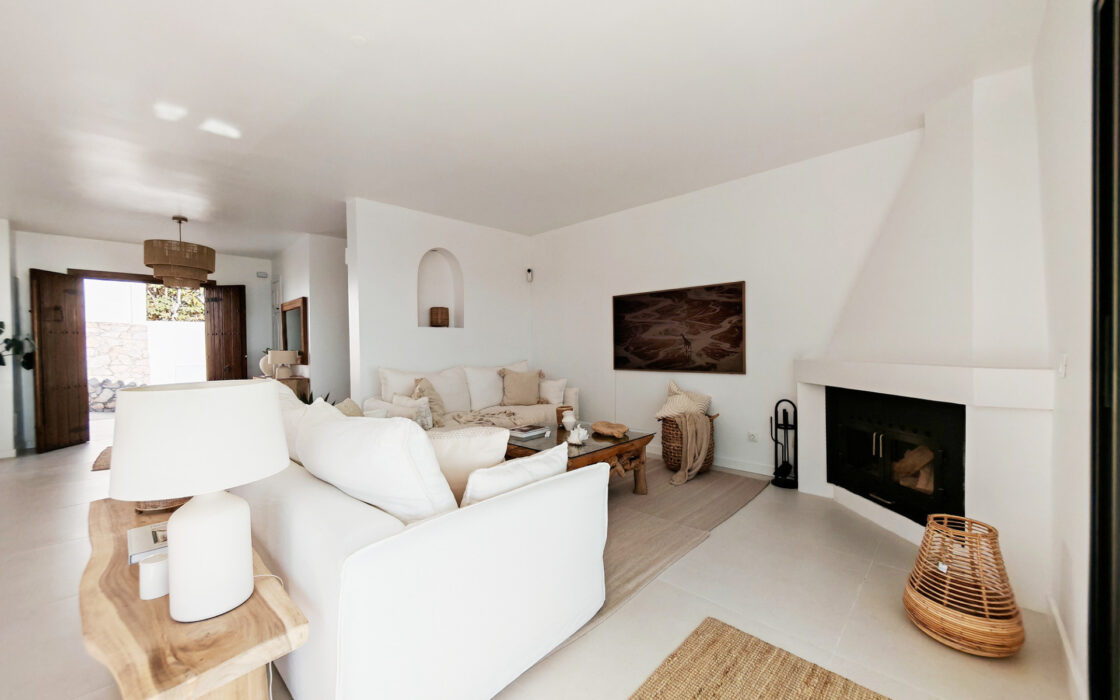 Вілла з панорамним видом на море в Бенальмадені 450 кв.м.