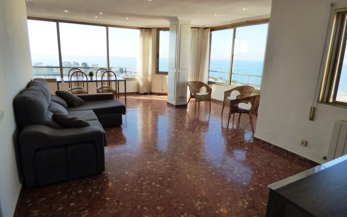 Просторные апартаменты с видом на море в San Juan Playa