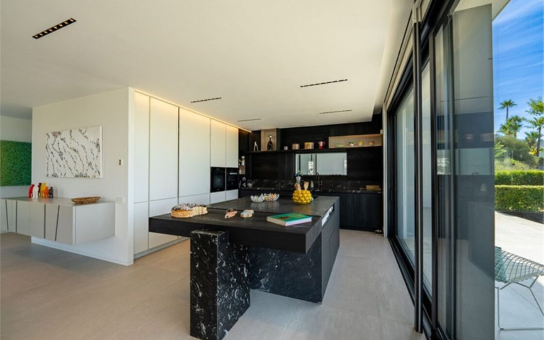 Розкішна вілла в Ла-Кінта з панорамним видом 770 кв.м.