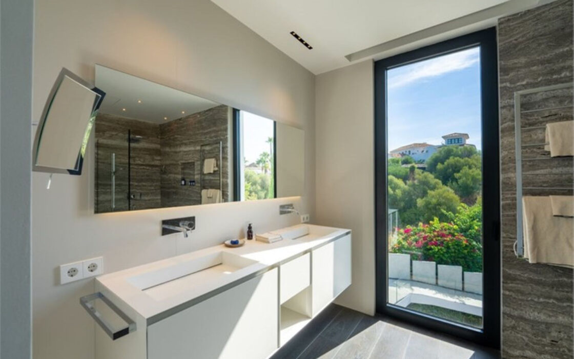 Розкішна вілла в Ла-Кінта з панорамним видом 770 кв.м.