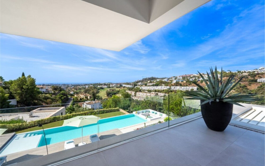 Розкішна вілла в Ла-Кінта з панорамним видом 770 кв.м.