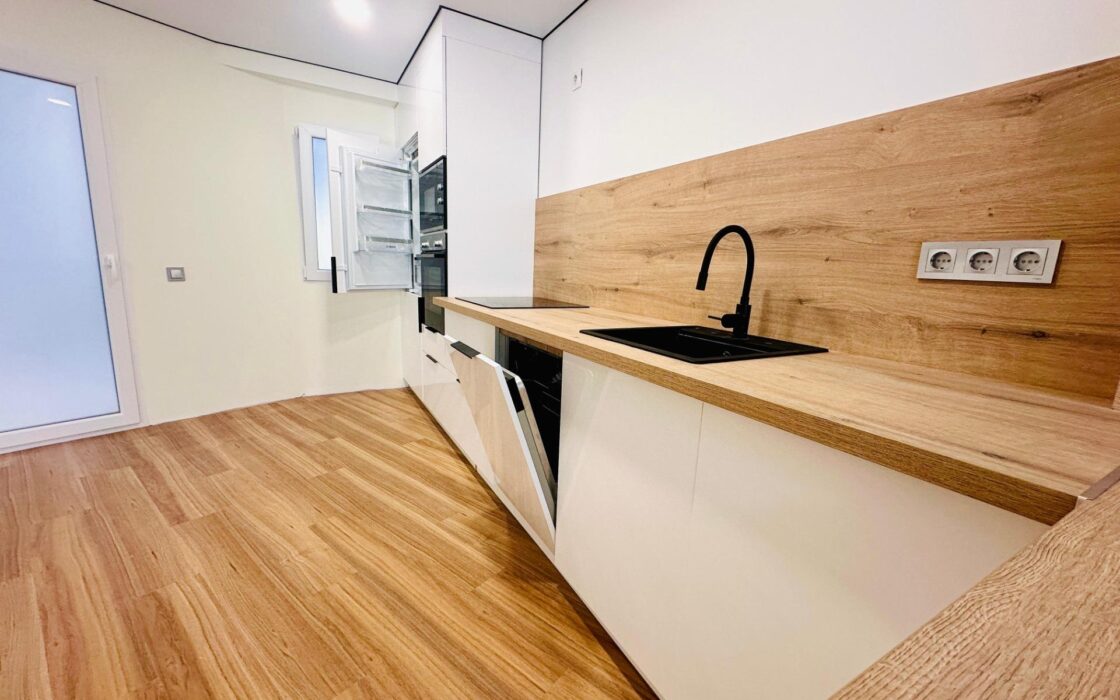 Просторная квартира в Аликанте 105 кв.м с террасой