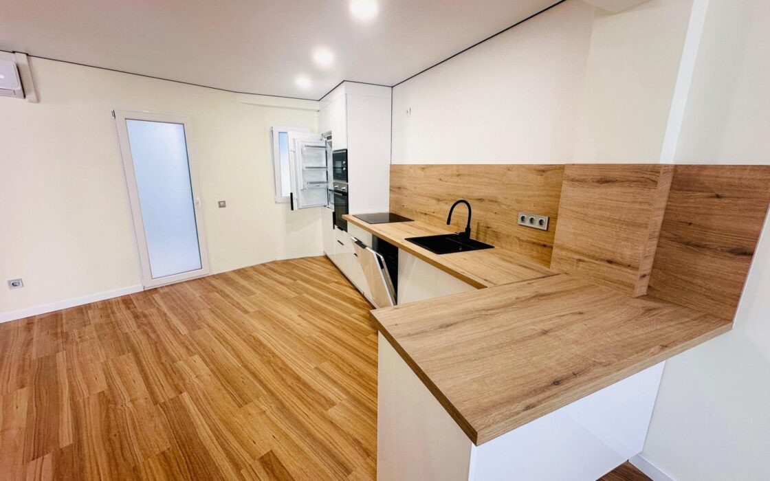 Просторная квартира в Аликанте 105 кв.м с террасой