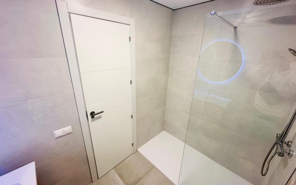 Просторная квартира в Аликанте 105 кв.м с террасой