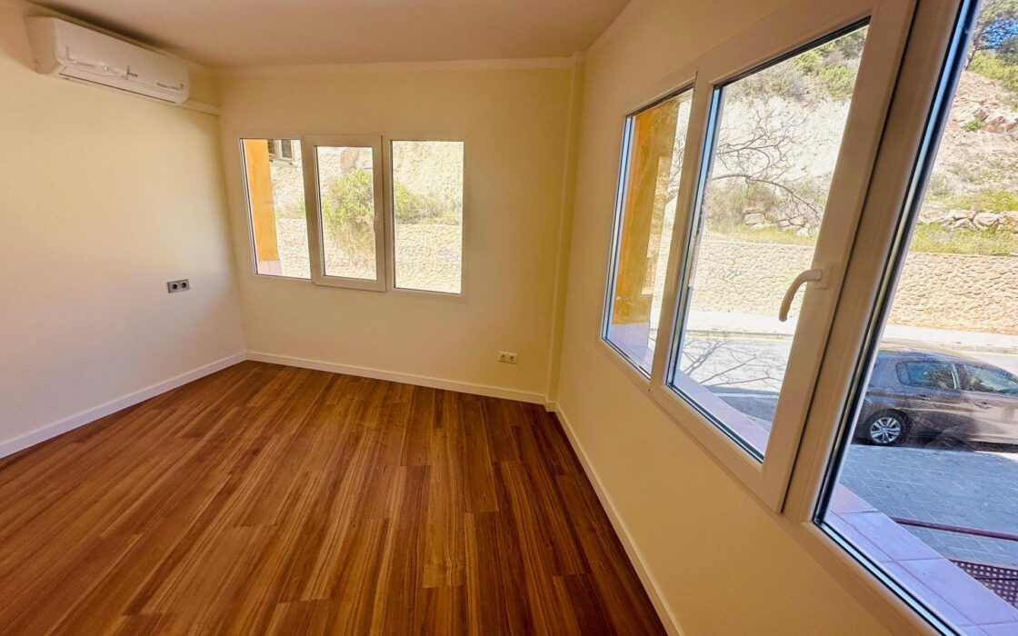 Просторная квартира в Аликанте 105 кв.м с террасой