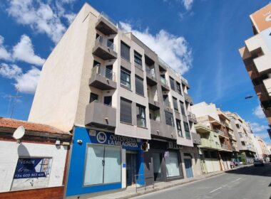 Апартаменты в Торревьехе 75 кв.м с террасой 700 м до моря