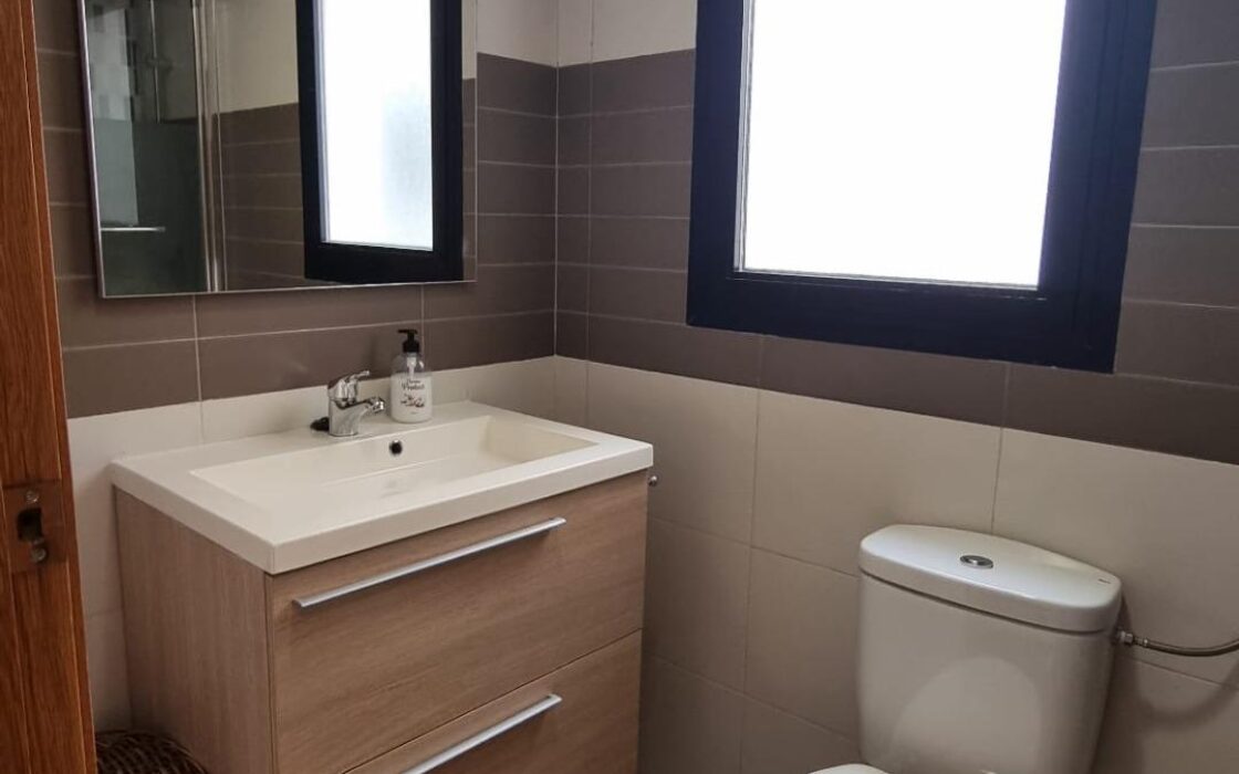 Апартаменты в Торревьехе 75 кв.м с террасой 700 м до моря