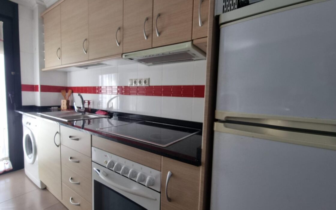 Апартаменты в Торревьехе 75 кв.м с террасой 700 м до моря