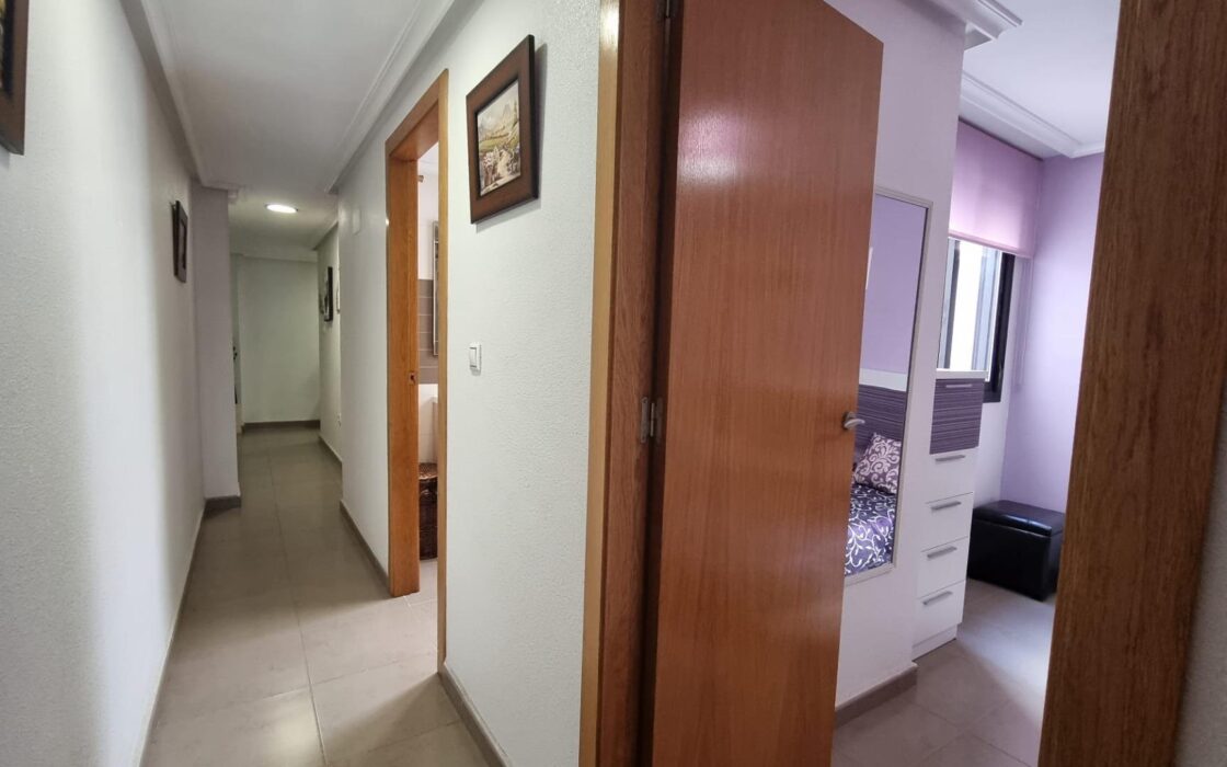 Апартаменты в Торревьехе 75 кв.м с террасой 700 м до моря