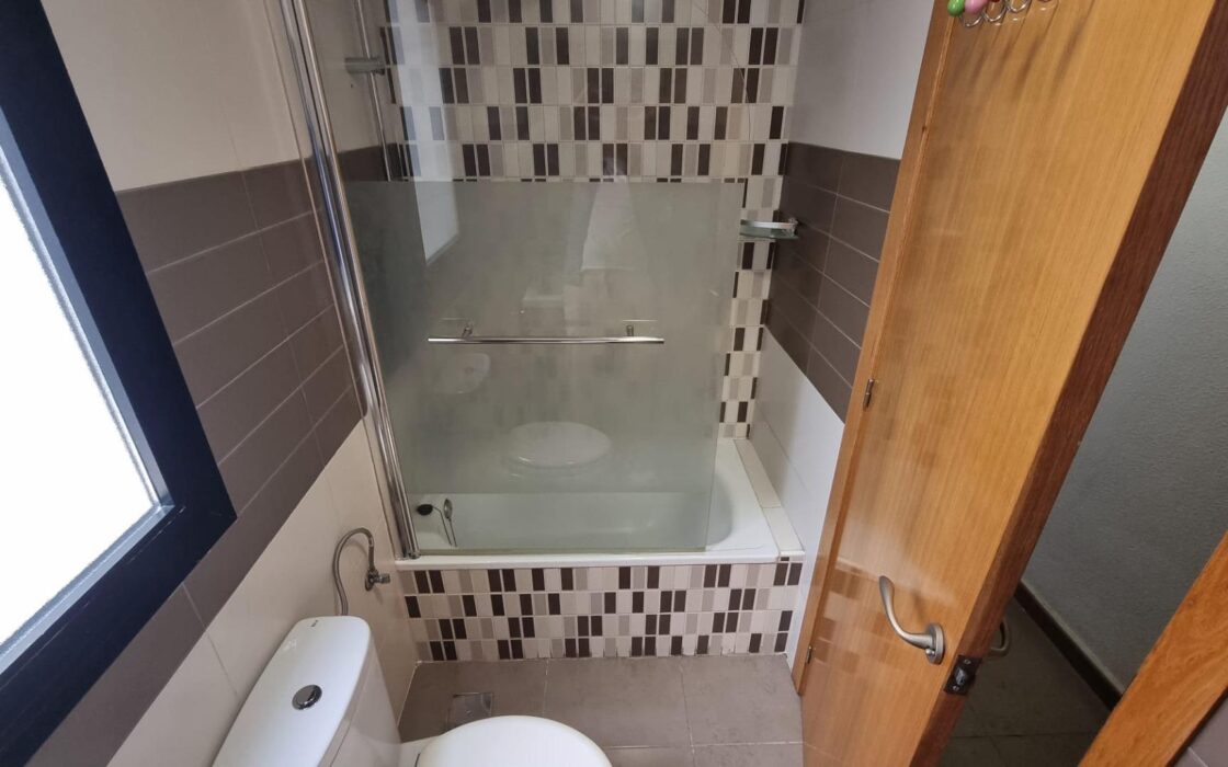 Апартаменты в Торревьехе 75 кв.м с террасой 700 м до моря