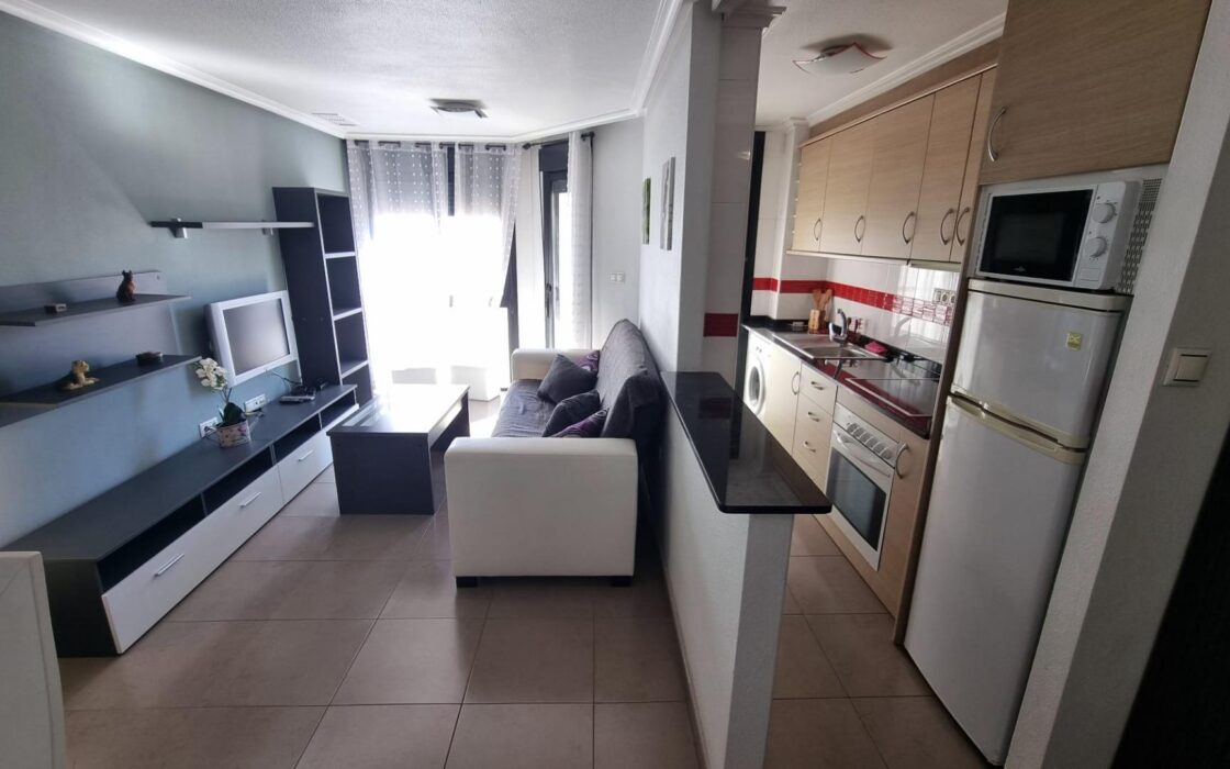 Апартаменты в Торревьехе 75 кв.м с террасой 700 м до моря