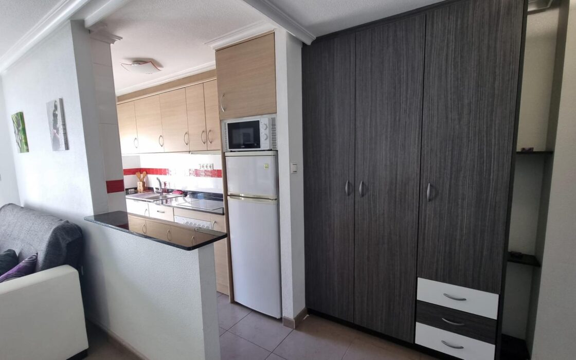 Апартаменты в Торревьехе 75 кв.м с террасой 700 м до моря