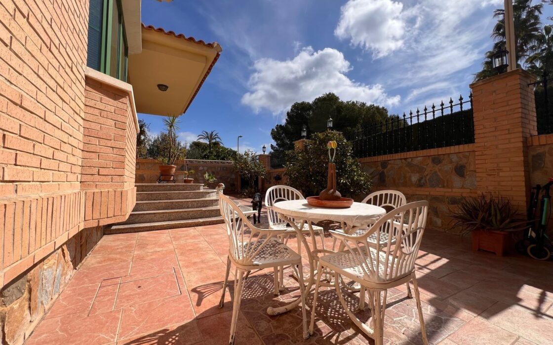 Вілла з басейном у Бенідормі, 480 кв.м, панорамний вид