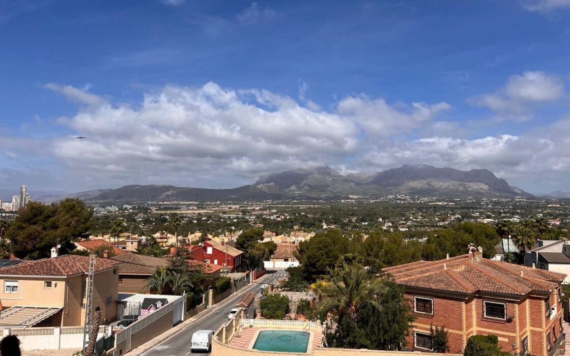 Вілла з басейном у Бенідормі, 480 кв.м, панорамний вид