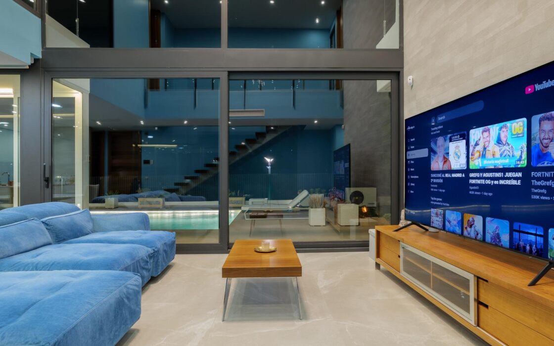 Вилла в Сьерра-Кортина 514 кв.м с бассейном и видом на море