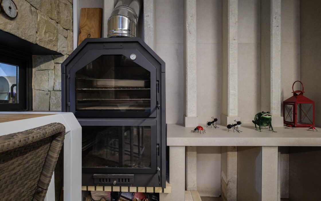 Вилла в Сьерра-Кортина 514 кв.м с бассейном и видом на море