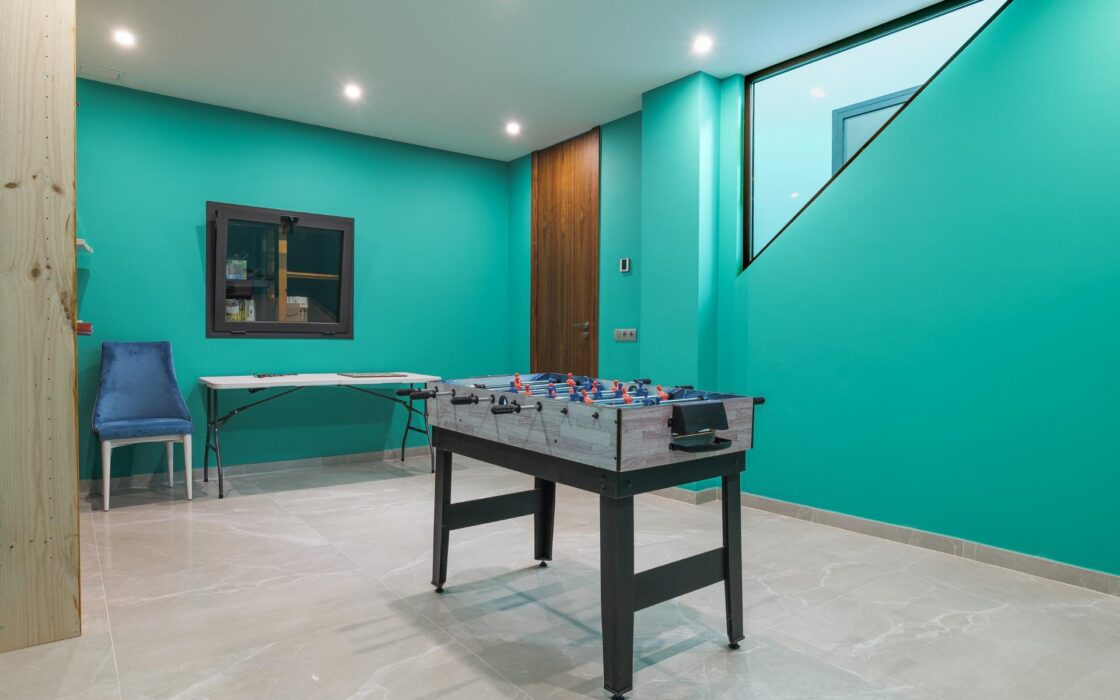 Вилла в Сьерра-Кортина 514 кв.м с бассейном и видом на море