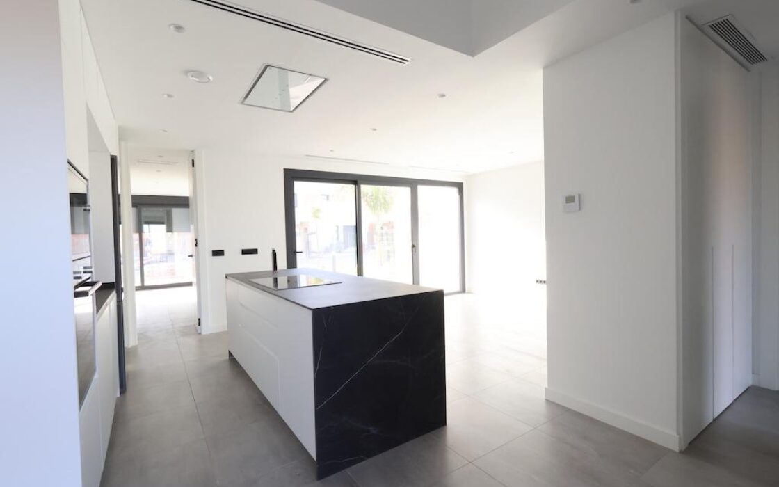 Будинок в Лос-Алькасарес, 122 кв.м, 4 кімнати, новобудова