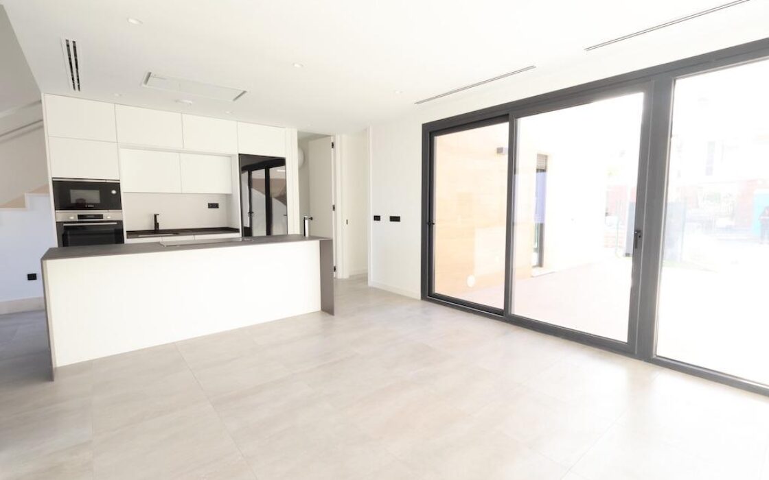 Будинок в Лос-Алькасарес, 122 кв.м, 4 кімнати, новобудова