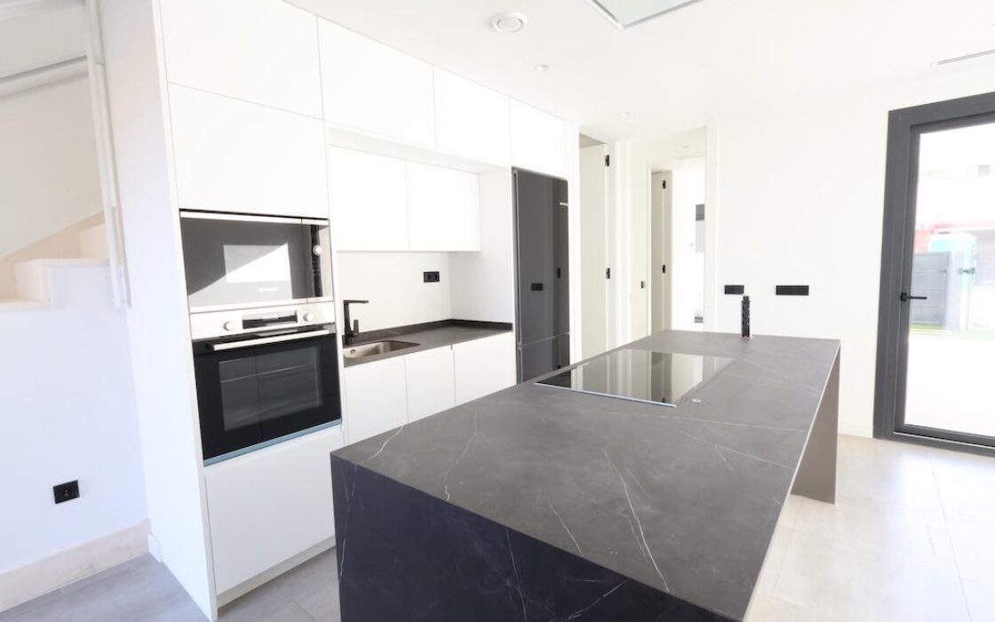 Будинок в Лос-Алькасарес, 122 кв.м, 4 кімнати, новобудова