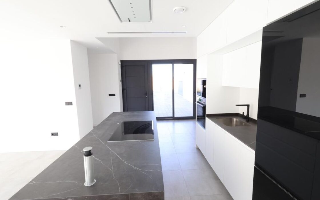 Будинок в Лос-Алькасарес, 122 кв.м, 4 кімнати, новобудова