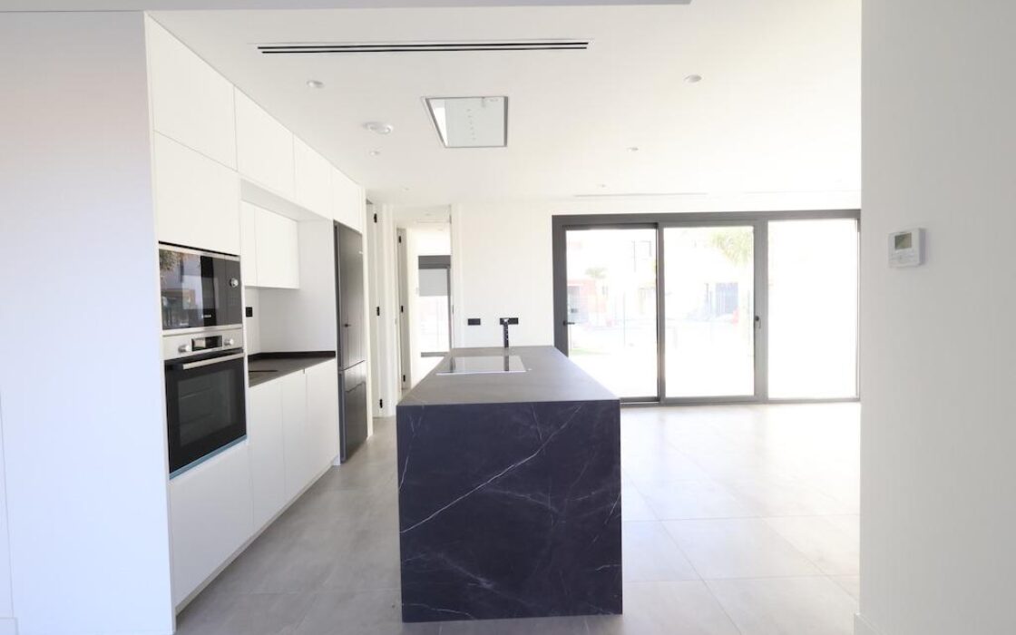 Будинок в Лос-Алькасарес, 122 кв.м, 4 кімнати, новобудова