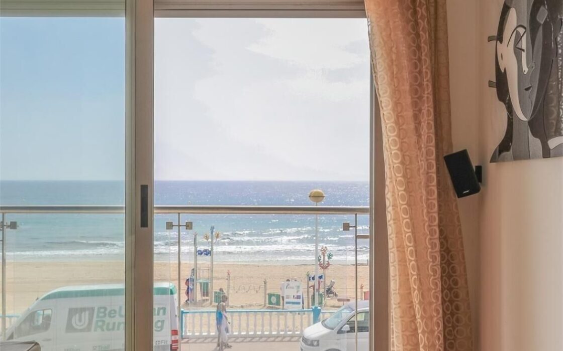 Трикімнатні квартири біля моря в Торрев’єсі 175 кв.м