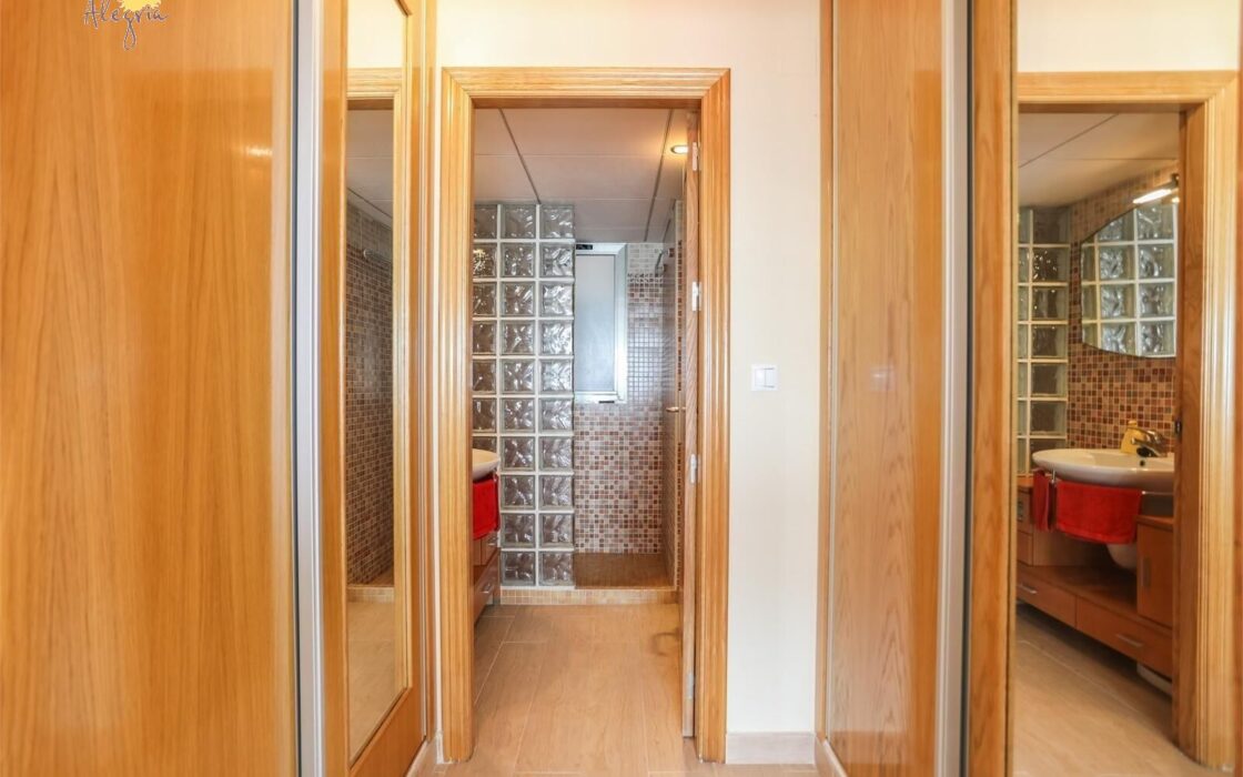 Трикімнатні квартири біля моря в Торрев’єсі 175 кв.м