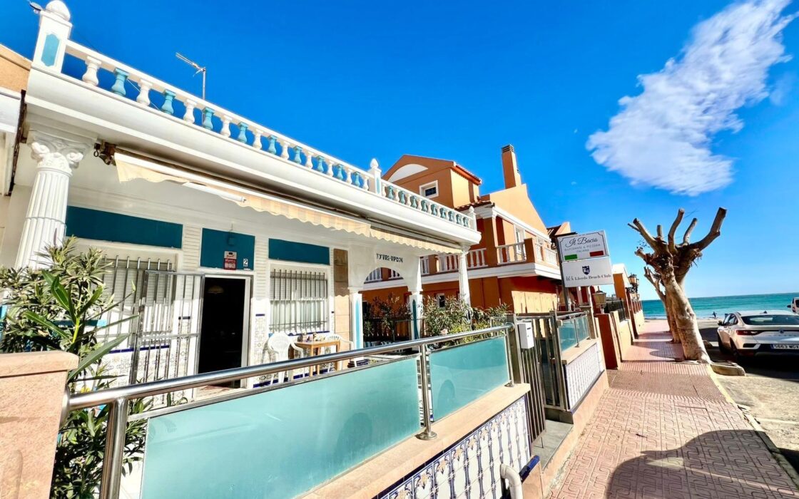 Таунхаус с террасой 110 м² у пляжа Ла Мата Торревьеха