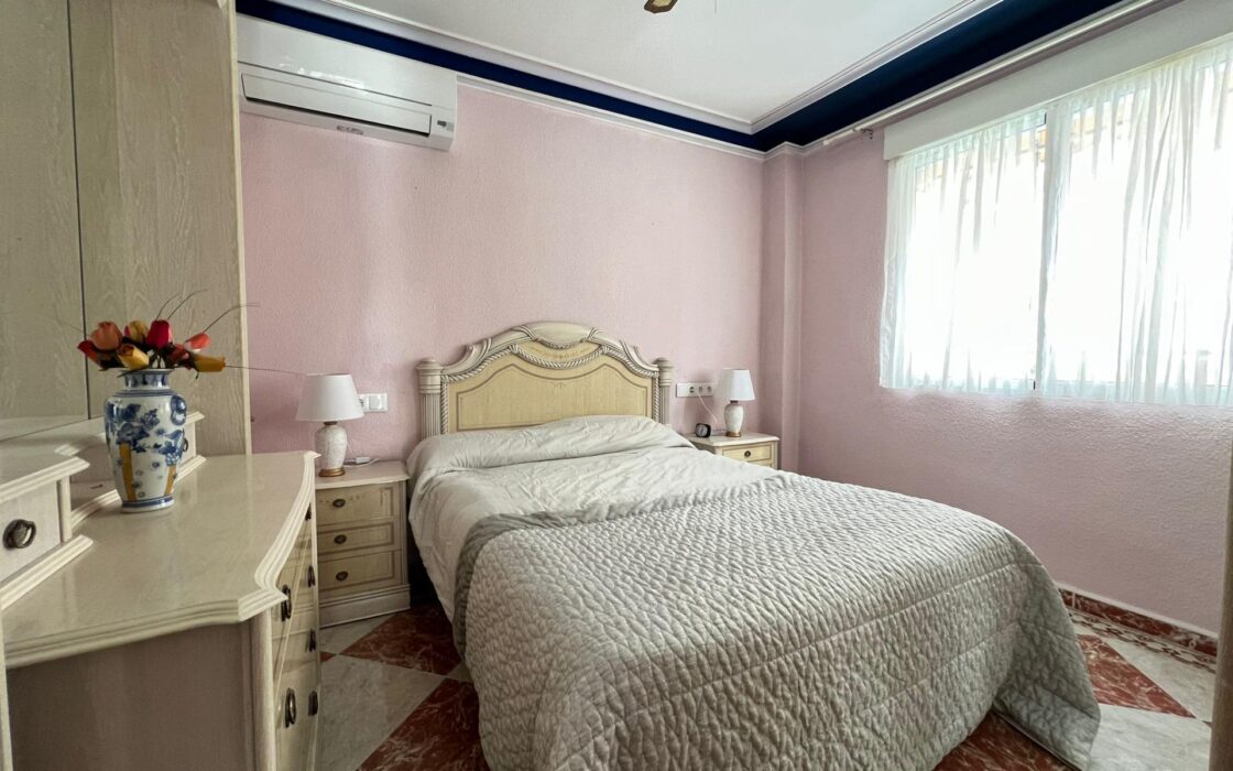 Таунхаус с террасой 110 м² у пляжа Ла Мата Торревьеха