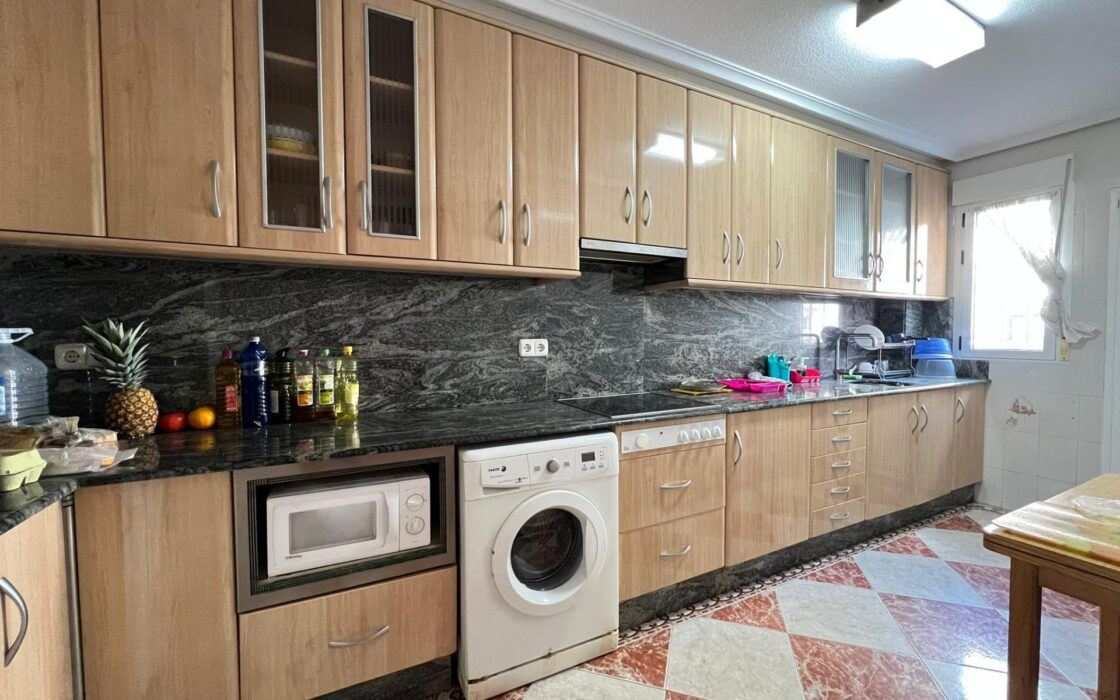 Таунхаус с террасой 110 м² у пляжа Ла Мата Торревьеха