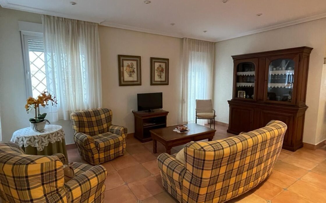 Исключительная квартира в центре Торревьехи 160 кв.м с террасой