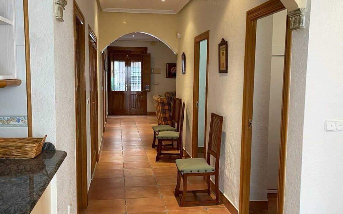 Исключительная квартира в центре Торревьехи 160 кв.м с террасой