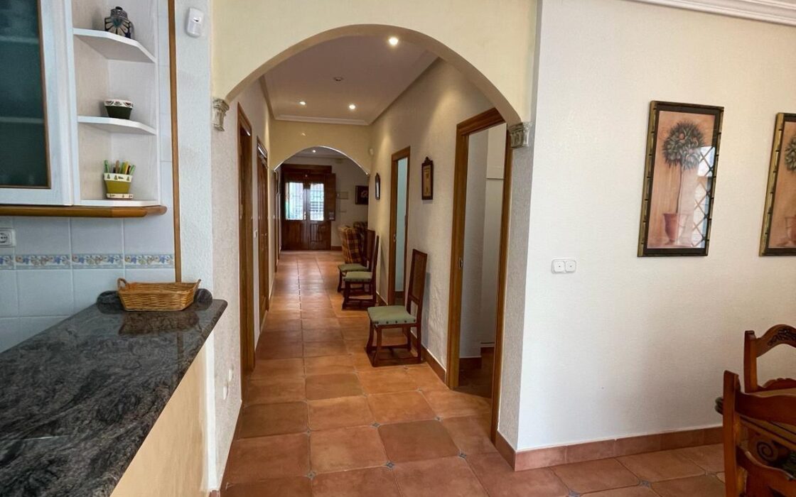 Исключительная квартира в центре Торревьехи 160 кв.м с террасой