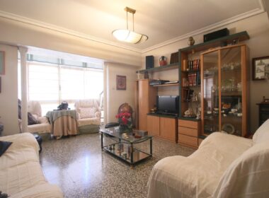 Апартаменти в Аликанте 88 кв.м з балконом та 3 спальнями