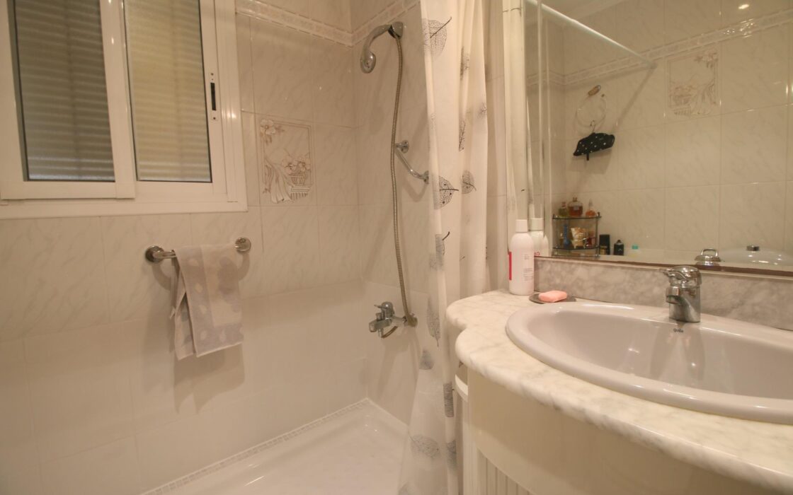 Апартаменти в Аликанте 88 кв.м з балконом та 3 спальнями